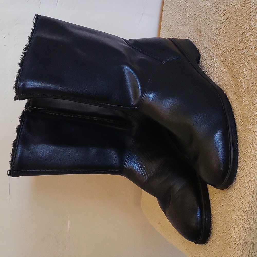 VGE Blondo Black Boots WO's Size 9.5B